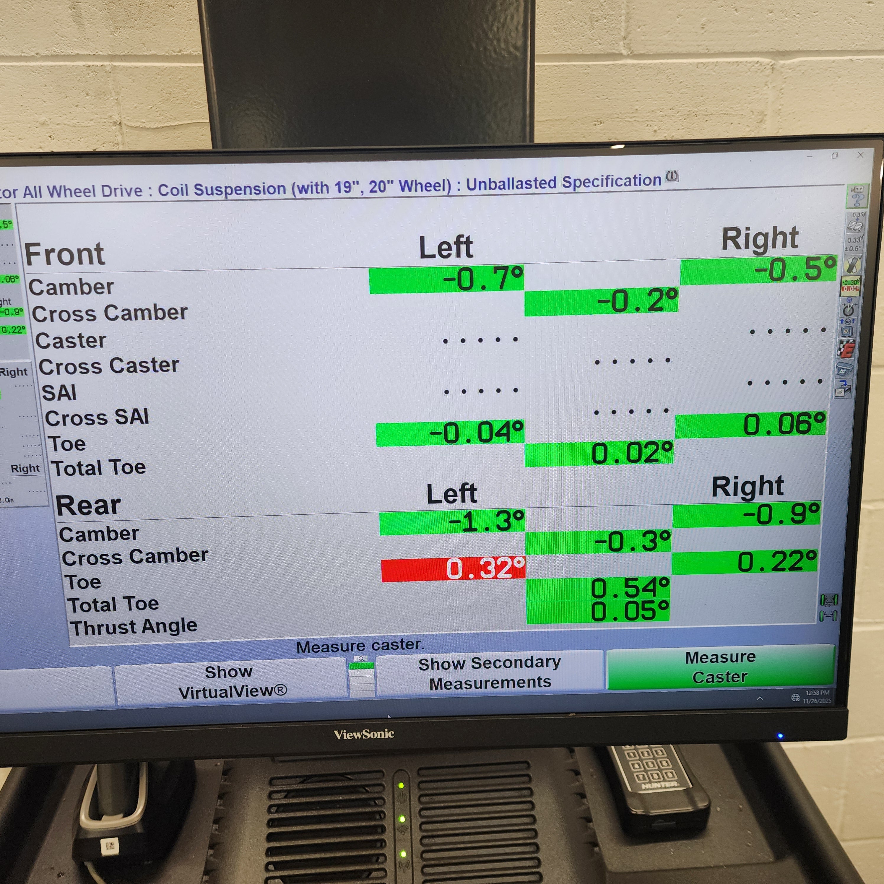 Hunter alignment machine screen displaying alignment data